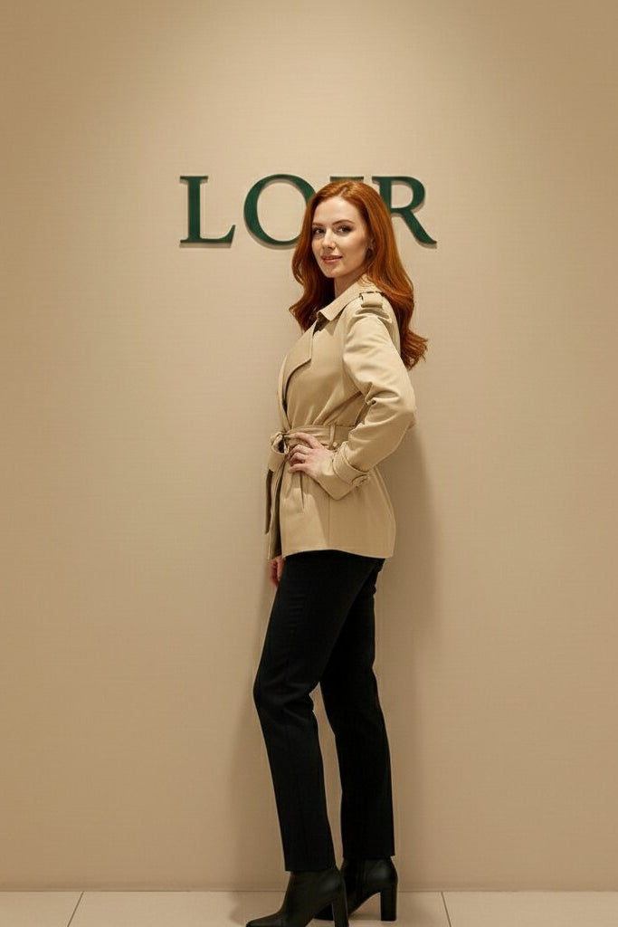 Manteau Elara ample à col croisé et silhouette parisienne