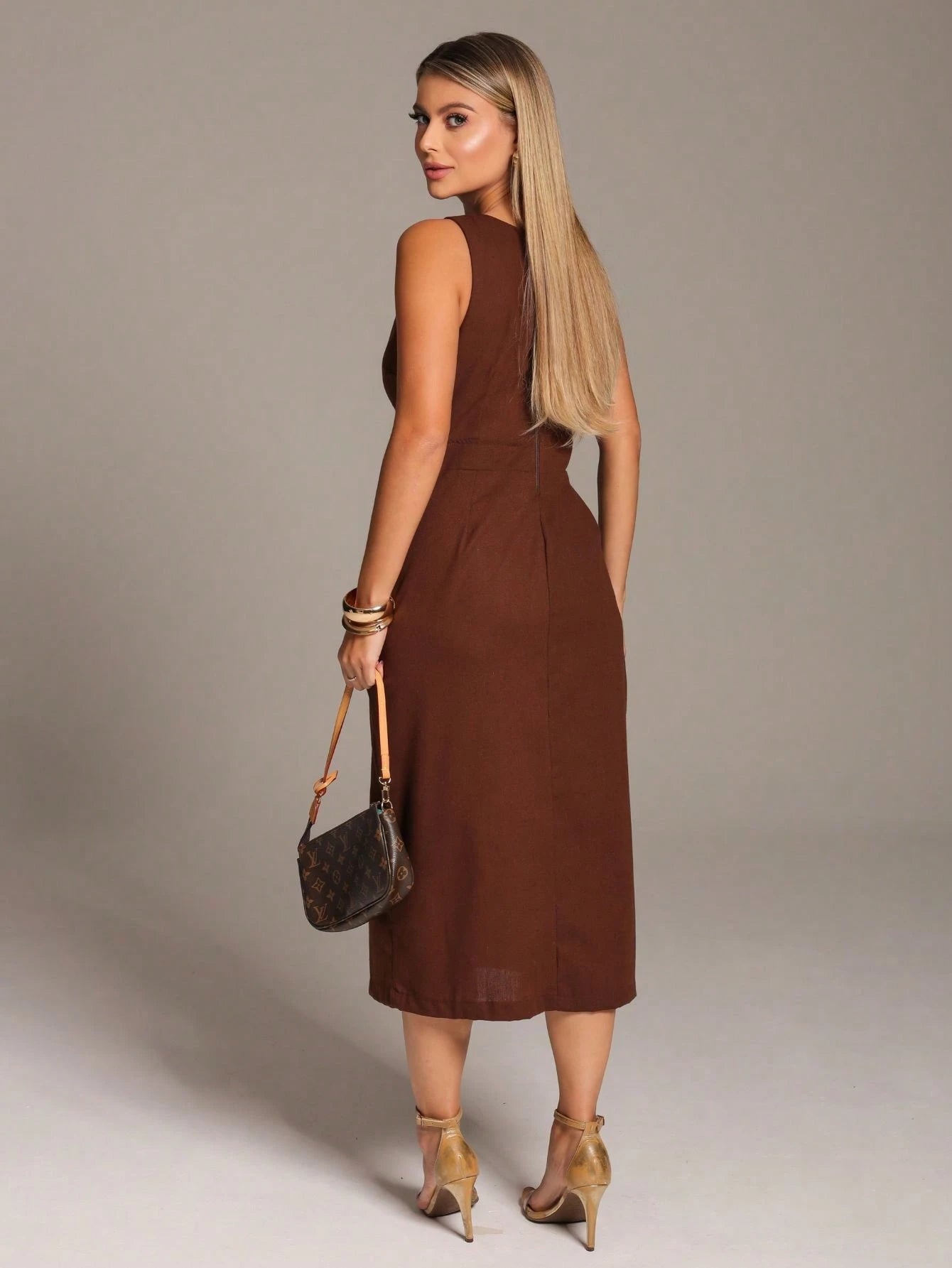 Robe en Lin à Bretelles Larges et Fente Midi