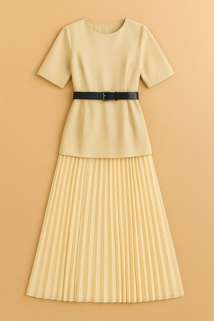 Robe Solange fluide à coupe droite et jupe plissée