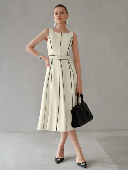 Robe Midi Plissé à Passepoil Contrasté