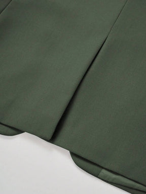 Terno Le Diplomate verde militar alfaiataria com gola de pico