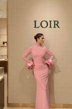 Robe Élise longue en rose poudré avec manches bouffantes en satin
