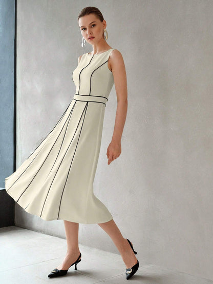 Robe Midi Plissé à Passepoil Contrasté