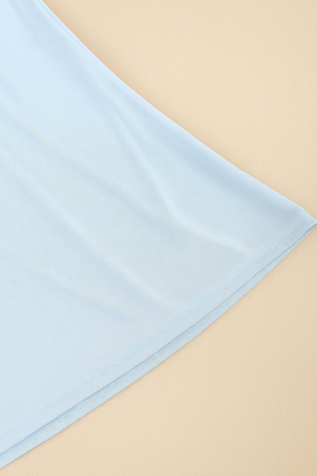 Robe Liora sirène à col montant et fleur brodée