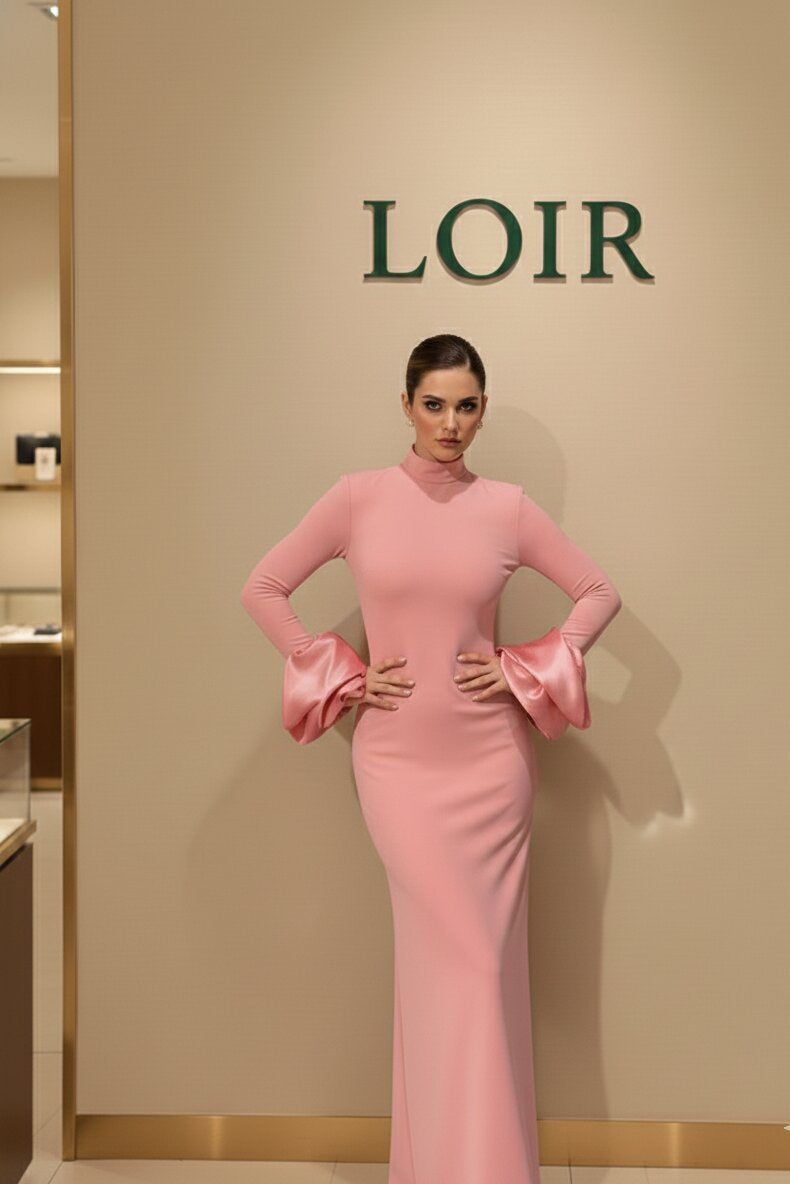 Robe Élise longue en rose poudré avec manches bouffantes en satin