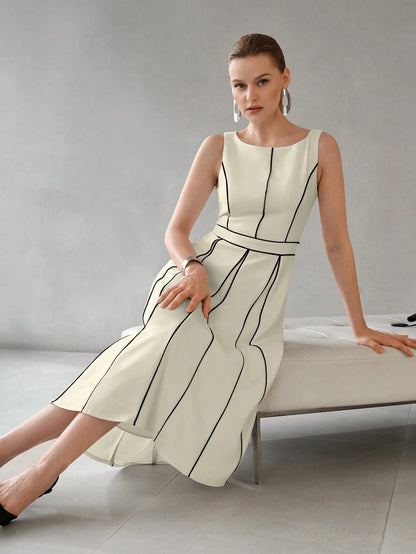 Robe Midi Plissé à Passepoil Contrasté