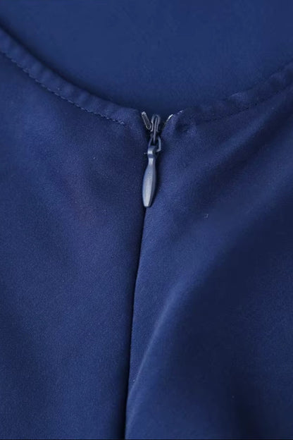Robe Ophélie en satin drapé bleu profond