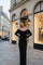 Robe Amara drapée à épaules dénudées et ligne sculptée