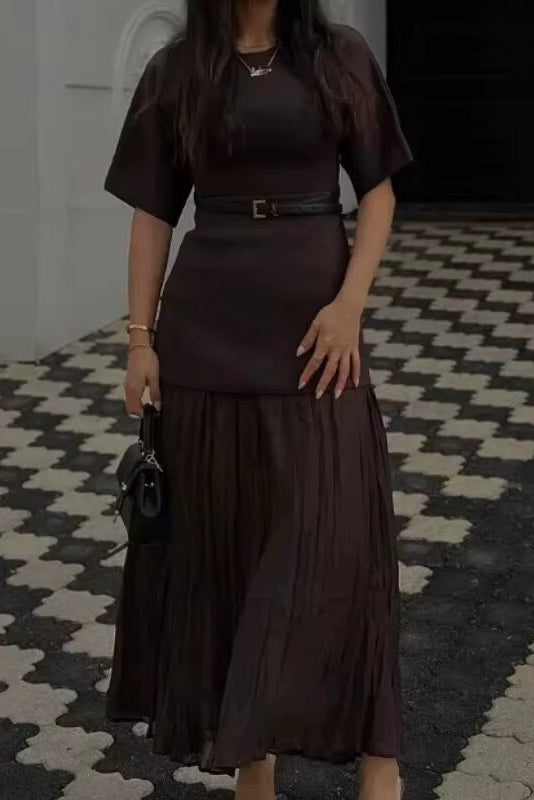 Robe Solange fluide à coupe droite et jupe plissée