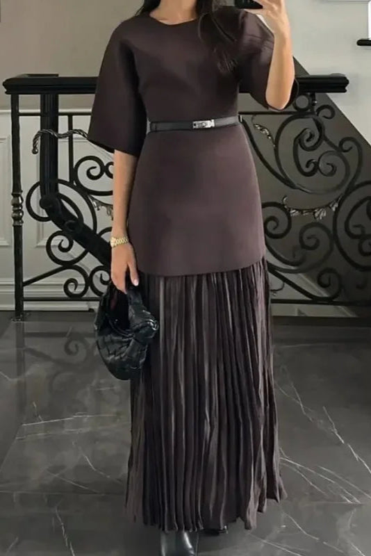 Robe Solange fluide à coupe droite et jupe plissée