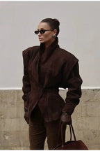 Manteau Daphné ceinturée en suède doux